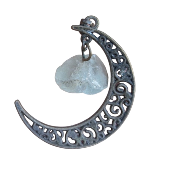 FREE! Crescent Moon Pendant - Picture 3 of 4